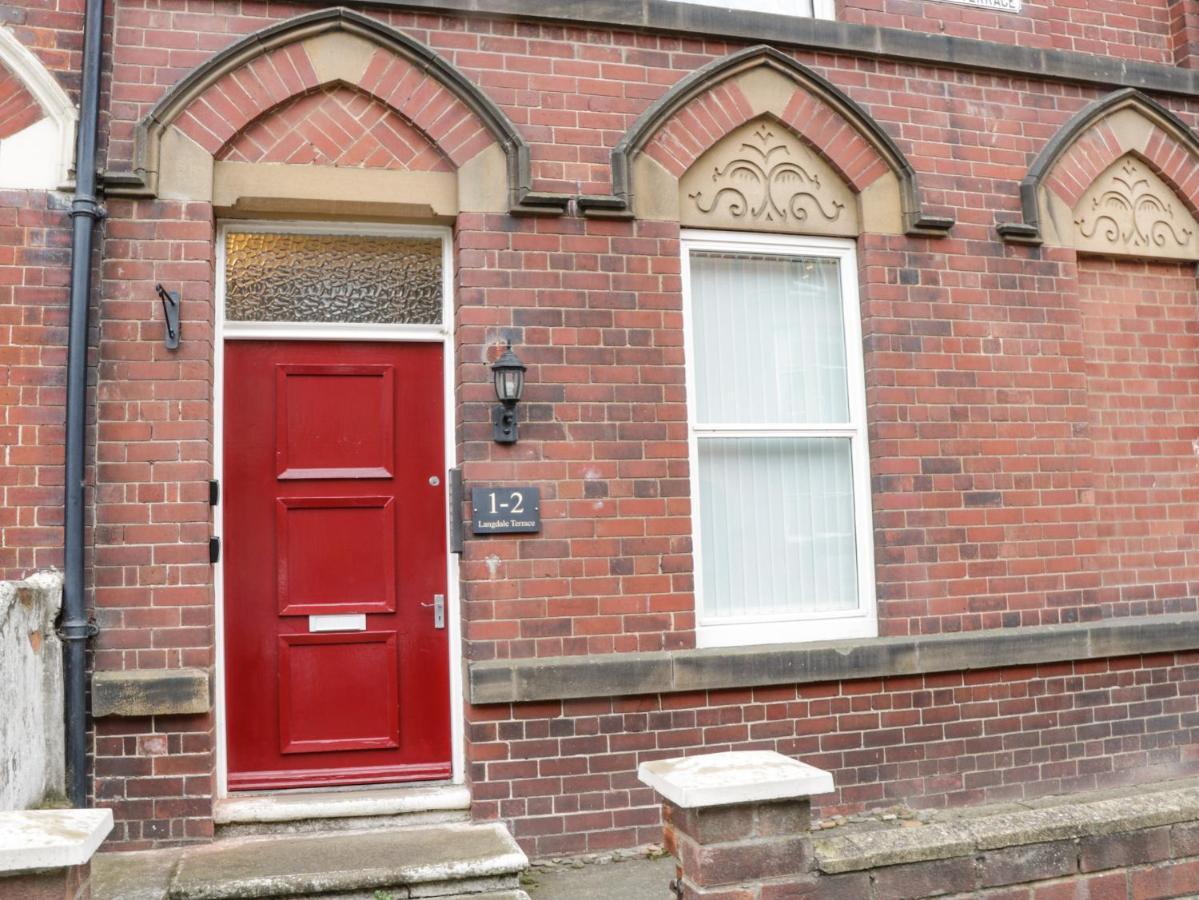 Апартаменты St Hilda'S Corner House Уитби Экстерьер фото